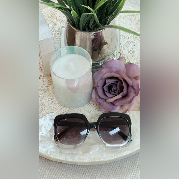 Tahari Gradient Black and Gray Sunglasses - Picture 1 of 7